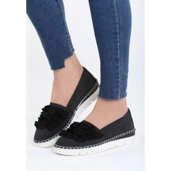 Czarne Mokasyny Comeback. Czarne espadryle damskie marki Born2be, na imprezę, bez wzorów, bez obcasa, na płaskiej podeszwie, bez zapięcia. Za 59,99 zł.