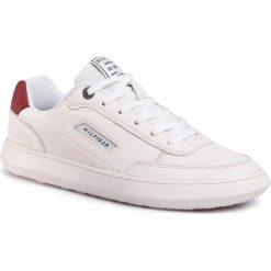 Sneakersy TOMMY HILFIGER - Essential Court Leather Sneaker FM0FM02669 Ivory YBI. Białe sneakersy męskie TOMMY HILFIGER, bez wzorów, ze skóry, bez zapięcia. W wyprzedaży za 309,00 zł.