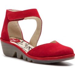Sandały FLY LONDON - Patsfly P500801013 Lipstick Red. Czerwone klapki damskie marki Fly London, bez wzorów, ze skóry, bez obcasa, na obcasie. Za 449,00 zł.