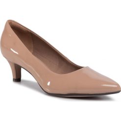 Szpilki CLARKS - Linvale Jerica 261381985 Nude Patent. Brązowe półbuty damskie Clarks, bez wzorów, ze skóry, bez obcasa, na obcasie, bez zapięcia. W wyprzedaży za 239,00 zł.