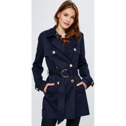 Guess Jeans - Trencz Estella. Niebieskie kurtki damskie Guess Jeans, s, w paski, z bawełny, bez kaptura. W wyprzedaży za 499,90 zł.
