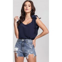 Granatowa Bluzka Discloud. Niebieskie bluzki damskie other, xl, bez wzorów, klasyczne, z okrągłym kołnierzem, bez rękawów. Za 49,99 zł.