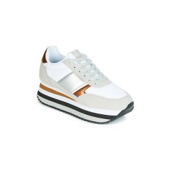 Buty Victoria COMETA DOBLE NYLON COMBINA. Białe trampki i tenisówki damskie Victoria, bez wzorów, z nylonu, bez zapięcia. Za 299,00 zł.