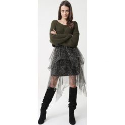 Ciemnozielona Spódnica Quadni. Zielone spódniczki damskie Born2be, s, z aplikacjami, z tkaniny, eleganckie, midi, asymetryczne. Za 89,99 zł.