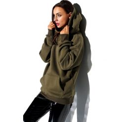 Bluza damska z kapturem - khaki, s. Brązowe bluzy damskie e-margeritka.pl, s, bez wzorów, z bawełny, z długim rękawem, długie, z kapturem. Za 149,99 zł.