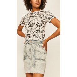 Noisy May - Spódnica jeansowa. Niebieskie spódniczki damskie Noisy May, na co dzień, s, bez wzorów, z bawełny, casualowe, z podwyższonym stanem, mini, proste. Za 149,90 zł.