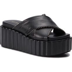 Klapki BRUNO PREMI - Nappa BW5802X Nero. Czarne klapki damskie Bruno Premi, z aplikacjami, ze skóry, bez obcasa, na obcasie. W wyprzedaży za 369,00 zł.