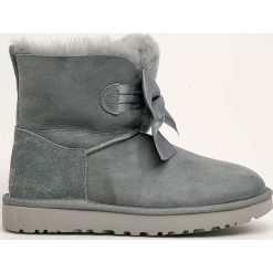 UGG - Śniegowce skórzane Gita Bow Mini. Szare śniegowce damskie Ugg, z wełny, bez zapięcia. W wyprzedaży za 599,90 zł.