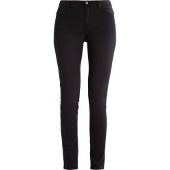 Kaffe Jeansy Slim Fit washed black. Czarne jeansy damskie Kaffe, z elastanu. W wyprzedaży za 199,20 zł.