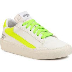Sneakersy GUESS - Luis Jr FI6LUJ ELE12 GEN. Białe trampki chłopięce Guess, z aplikacjami, ze skóry ekologicznej, na sznurówki. W wyprzedaży za 239,00 zł.