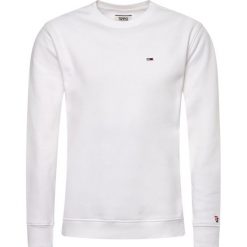 Bluza Tommy Jeans Tommy Classics Crew DM0DM04469. Białe bluzy męskie Tommy Jeans, xxl, bez wzorów, z bawełny, bez kołnierzyka, bez rękawów, bez kaptura. Za 339,00 zł.
