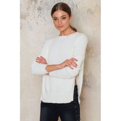 Swetry klasyczne damskie: Sally & Circle Sweter Alegra – White,Offwhite