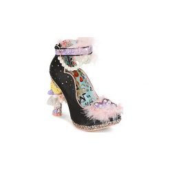 Czółenka Irregular Choice ALL ABOUT MOI. Czarne czółenka damskie Irregular Choice, bez wzorów, bez obcasa. Za 692,30 zł.