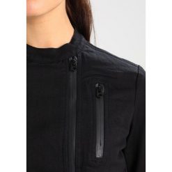 GStar Kurtka jeansowa black denim. Czarne marynarki damskie G-Star, xl, bez wzorów, z elastanu. W wyprzedaży za 349,50 zł.