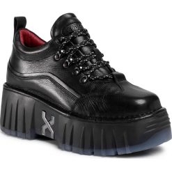 Półbuty BRONX - 66294-G Black 01. Czarne półbuty damskie Bronx, bez wzorów, ze skóry, bez obcasa, na obcasie, bez zapięcia. Za 819,00 zł.