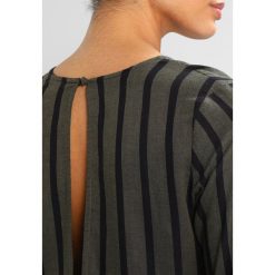 Sukienki hiszpanki: Glamorous Sukienka letnia khaki/black