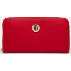 Tommy Hilfiger - Portfel. Czerwone portfele damskie TOMMY HILFIGER, bez wzorów, ze skóry ekologicznej. Za 229,90 zł.