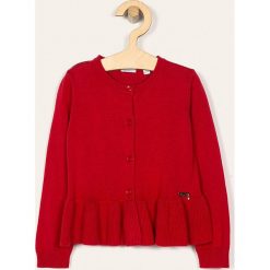 Blukids - Kardigan dziecięcy 98-134 cm. Czerwone swetry dziewczęce Blukids, bez wzorów, z bawełny, bez kołnierzyka, z krótkim rękawem, krótkie, bez kaptura. W wyprzedaży za 59,90 zł.