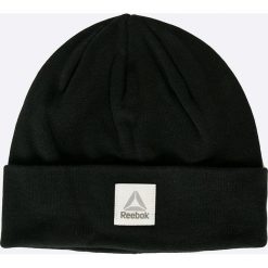 Reebok - Czapka. Czarne czapki zimowe męskie marki Reebok, na zimę, z bawełny. W wyprzedaży za 34,90 zł.