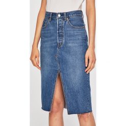Levi's - Spódnica jeansowa. Niebieskie spódniczki damskie s, z bawełny, casualowe, midi, proste. W wyprzedaży za 199,90 zł.