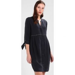 Sukienki: Mint Velvet EYELET TRIM DRESS Sukienka koszulowa ink