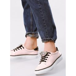 Różowe Buty Sportowe Daimond. Różowe buty sportowe damskie Born2be, bez wzorów, bez zapięcia. W wyprzedaży za 49,99 zł.