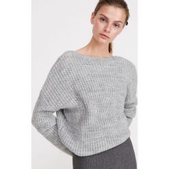 Sweter z dekoltem na plecach - Jasny szary. Szare swetry damskie Reserved, s, bez wzorów, bez rękawów, bez kaptura. Za 79,99 zł.