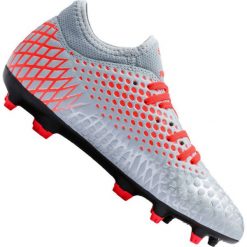 Buty piłkarskie Puma Future 4.4 Fg / Ag Jr 105696-01. Szare buty sportowe męskie Puma, na jesień, z syntetyku, na sznurówki, do piłki nożnej. W wyprzedaży za 249,00 zł.