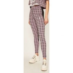 Adidas Originals - Spodnie. Różowe legginsy damskie adidas Originals, bez wzorów, z elastanu. Za 139,90 zł.