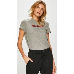Mustang - Top. Szare bluzki damskie Mustang, s, z nadrukiem, z bawełny, z okrągłym kołnierzem. W wyprzedaży za 59,90 zł.