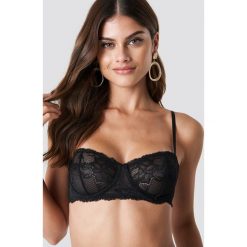 NA-KD Lingerie Biustonosz z kwiatową koronką - Black. Czarne biustonosze koronkowe marki NA-KD Lingerie, z haftami. Za 80,95 zł.