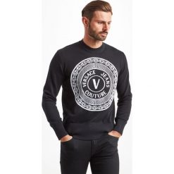SWETER VERSACE JEANS COUTURE. Swetry męskie Versace Jeans Couture, xl, bez wzorów, z jeansu, bez kołnierzyka, bez kaptura. Za 1109,00 zł.