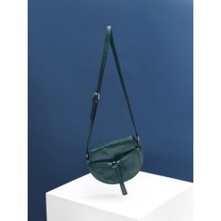 MAŁA TOREBKA Z OZDOBNYM WIĄZANIEM. Niebieskie torebki klasyczne damskie Top Secret, małe. Za 129,99 zł.