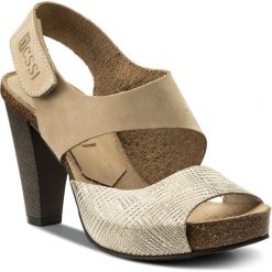 Sandały NESSI - 42103 Beż 111/St. Żółte klapki damskie Nessi, bez wzorów, ze skóry, bez obcasa, na obcasie. Za 239,00 zł.