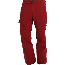 O'Neill JONES SYNC Spodnie narciarskie sundried tomato. Czerwone spodnie męskie marki O'Neill, m, bez wzorów, z poliesteru, sportowe, długie. W wyprzedaży za 671,20 zł.
