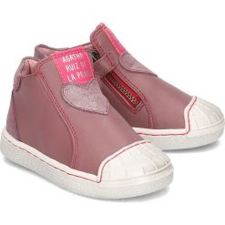 Buty dziewczęce trzewiki 181922 Panama różowe r. 23. Różowe kozaki dziewczęce marki Agatha Ruiz de la Prada, bez wzorów, bez obcasa. Za 259,00 zł.