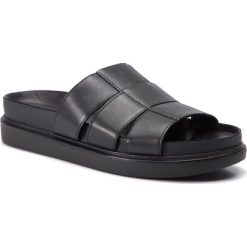 Klapki VAGABOND - Erin 4732-101-20 Black. Czarne klapki damskie Vagabond, bez wzorów, ze skóry, bez obcasa. W wyprzedaży za 239,00 zł.