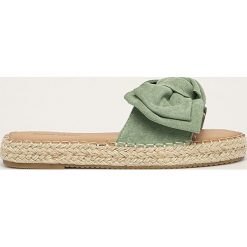 Answear - Klapki Sweet Shoes. Zielone klapki damskie ANSWEAR, bez wzorów, z gumy, bez obcasa, na obcasie. W wyprzedaży za 59,90 zł.