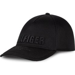 Czapka z daszkiem TOMMY HILFIGER - Bold Hilfiger Cap AM0AM04908 002. Czarne czapki damskie TOMMY HILFIGER, bez wzorów, z poliesteru. Za 179,00 zł.