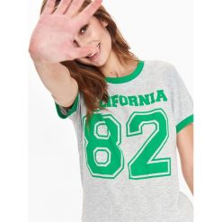 T-shirt z nadrukiem. Szare t-shirty damskie TROLL, s, z nadrukiem, z bawełny. W wyprzedaży za 14,99 zł.