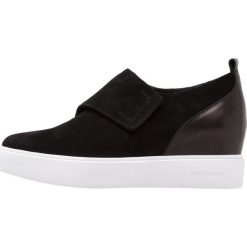 Shoe The Bear LISA Sneakersy niskie black. Czarne trampki i tenisówki damskie marki Shoe The Bear, ze skóry. Za 599,00 zł.