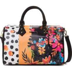 Desigual Torebka damska czarna Bols Carmela Patch Bowlin. Czarne torebki klasyczne damskie Desigual, bez wzorów, bez dodatków. W wyprzedaży za 186,00 zł.