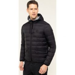 Kurtka puchowa Armani Exchange 8NZB15 ZNW3Z 0217. Czarne kurtki męskie Armani Exchange, s, bez wzorów, z puchu, bez kaptura. Za 799,00 zł.