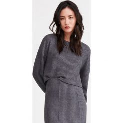 Krótka bluza - Szary. Szare bluzy damskie Reserved, s, bez wzorów, z krótkim rękawem, krótkie, bez kaptura. Za 99,99 zł.