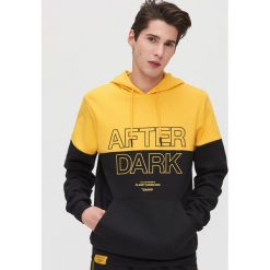 Bluza typu kangurka After Dark - Czarny. Czarne bluzy męskie Cropp, s, bez wzorów, bez kołnierzyka, bez rękawów, bez kaptura. Za 109,99 zł.