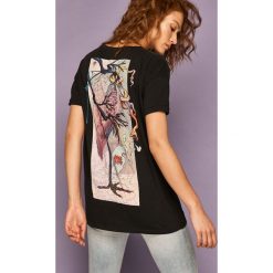 Medicine - T-shirt by Damian Dideńko. Szare topy damskie MEDICINE, s, z nadrukiem, z bawełny, casualowe, z okrągłym kołnierzem. Za 69,90 zł.