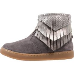 Buty zimowe damskie: Shoo Pom PLAY HURON Botki grey/silver