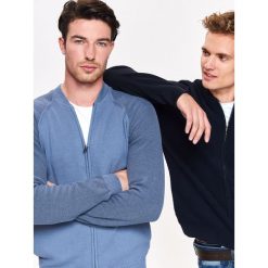 SWETER ROZPINANY TYPU BOMBER. Szare swetry rozpinane męskie marki Top Secret, na lato, m, z golfem. Za 79,99 zł.