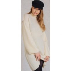 Swetry oversize damskie: Qontrast X NA-KD Dzianinowy sweter oversize – White,Offwhite