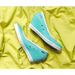 Półbuty na koturnie - skóra naturalna - model 024 - kolor miętowy. Zielone półbuty damskie Zapato, z nadrukiem, z jeansu, eleganckie, na wysokim obcasie, na platformie, bez zapięcia. W wyprzedaży za 202,30 zł.